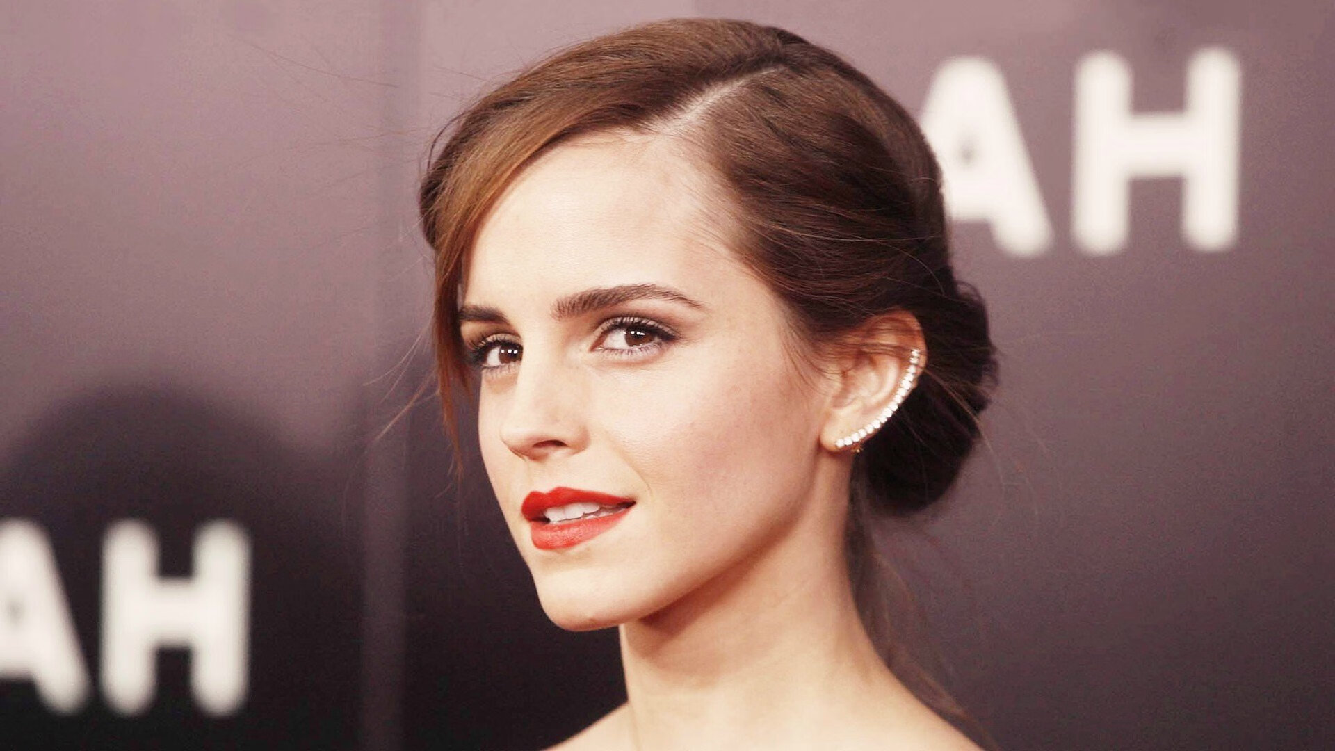 “中超球队冬季转会市场火热，豪门引援不断”，中超冬季转会窗口时间