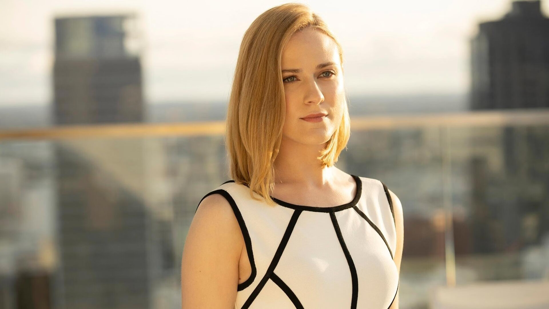 九游网页版官网-传统竹竿舞竞技，民族文化的青春展演，民俗文化竹竿舞