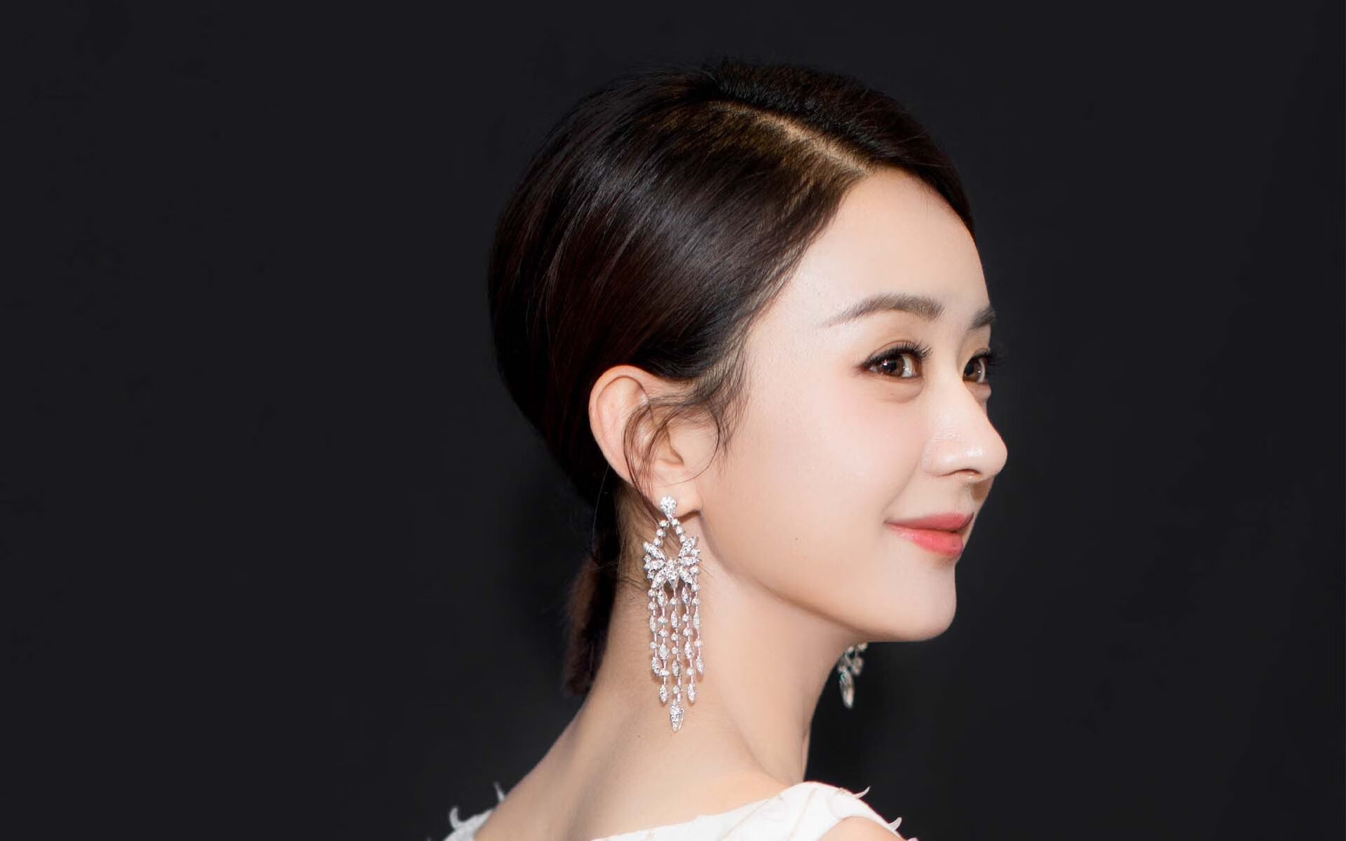 泰国马术协会推出青少年马术培训计划，培养未来骑手。，泰国公主马术比赛