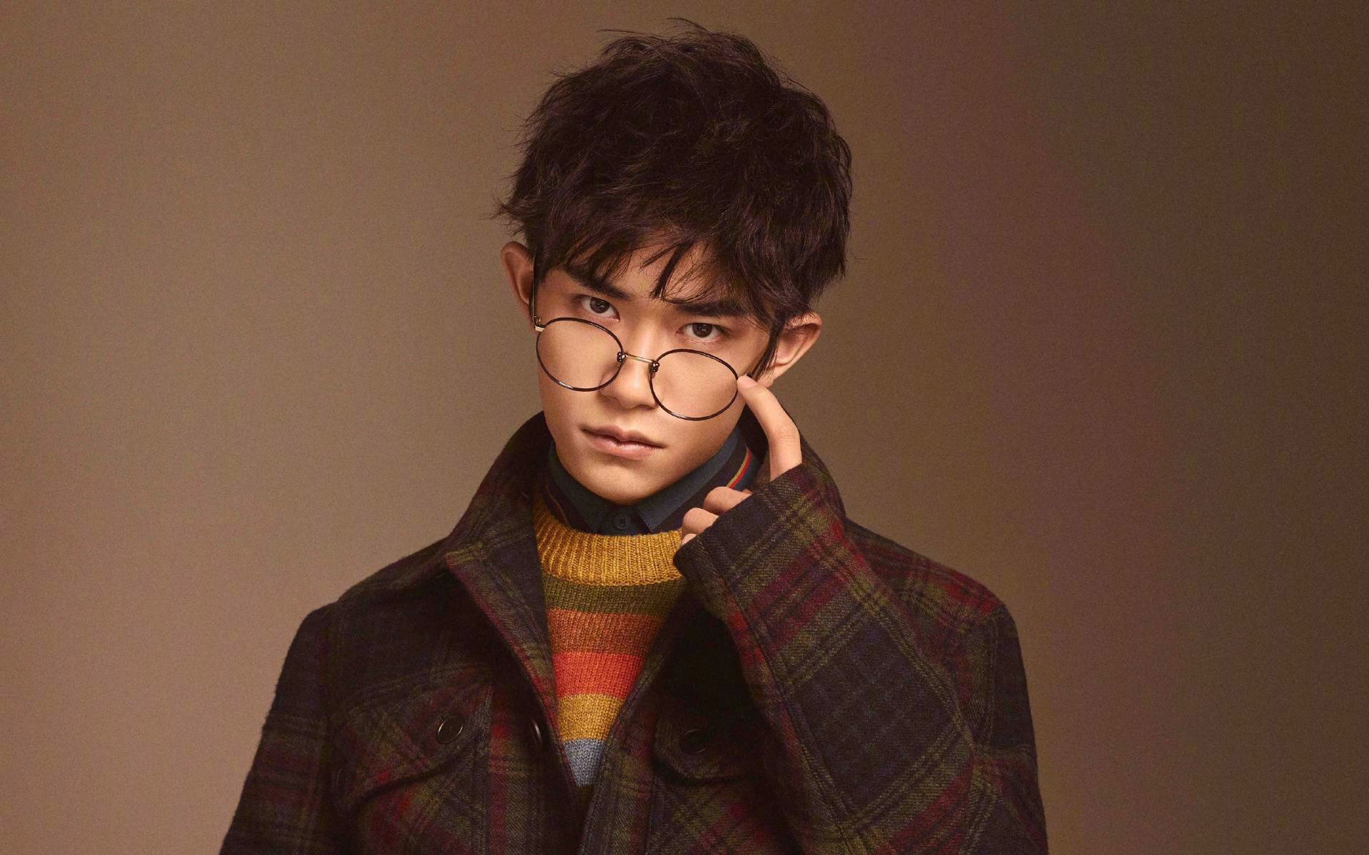 九游网-中国队前锋洛佩斯在巴黎奥运会上表现出色，足球运动员洛佩斯