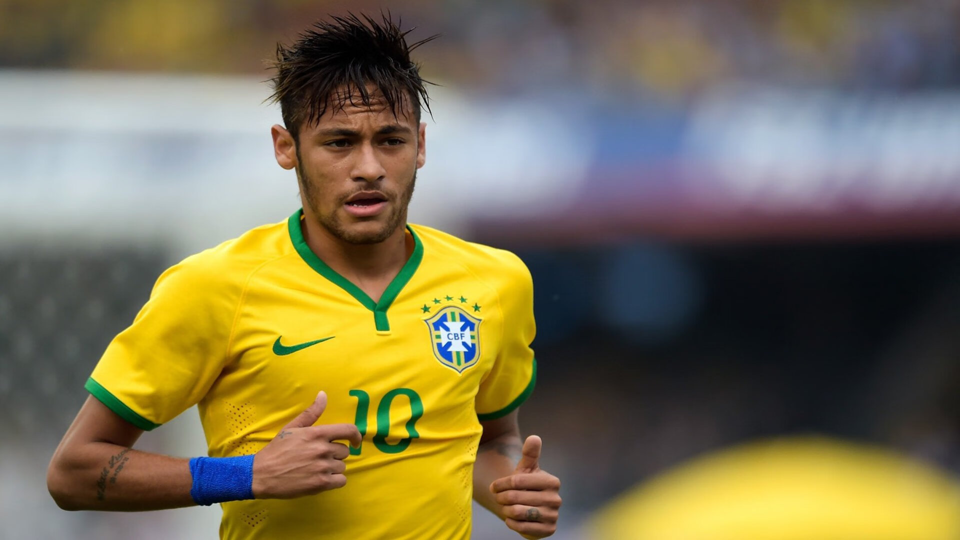 九游游戏中心-世界杯逆境突围：英雄时刻燃爆全场，世界杯遇险记