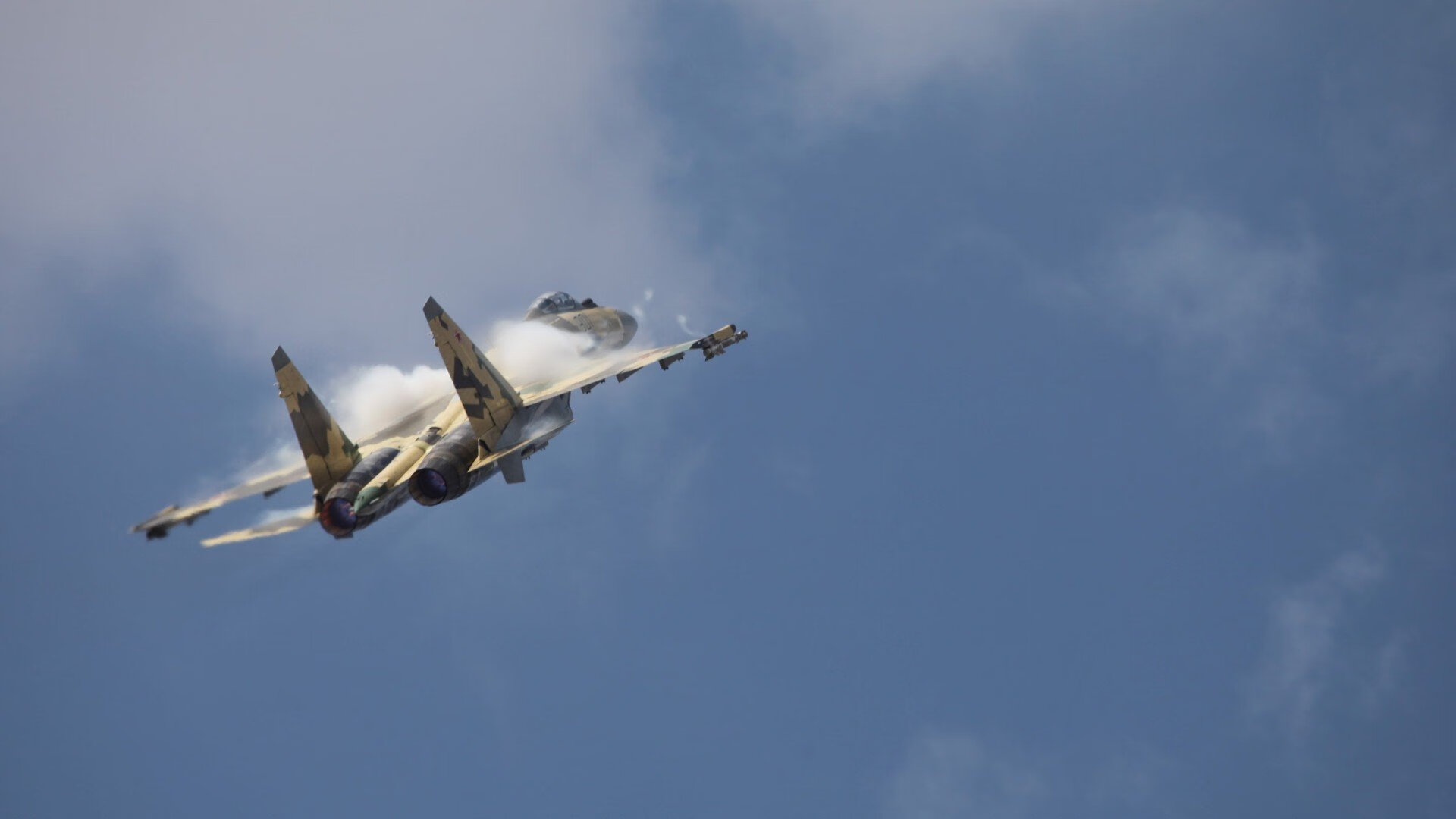 国家队首度启用战术手环追踪比赛中跑动与心率,战术手环怎么编